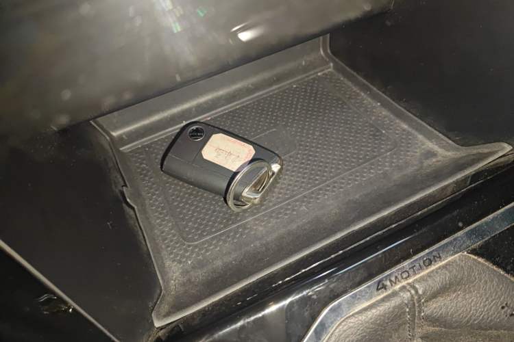 Used Volkswagen Tayron 2023 380TSI Four-Wheel Drive R-Line Pro Smart Edition Interior 1