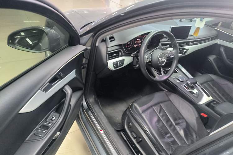 Used Audi A4L 2019 40 TFSI Fashion Version China V
