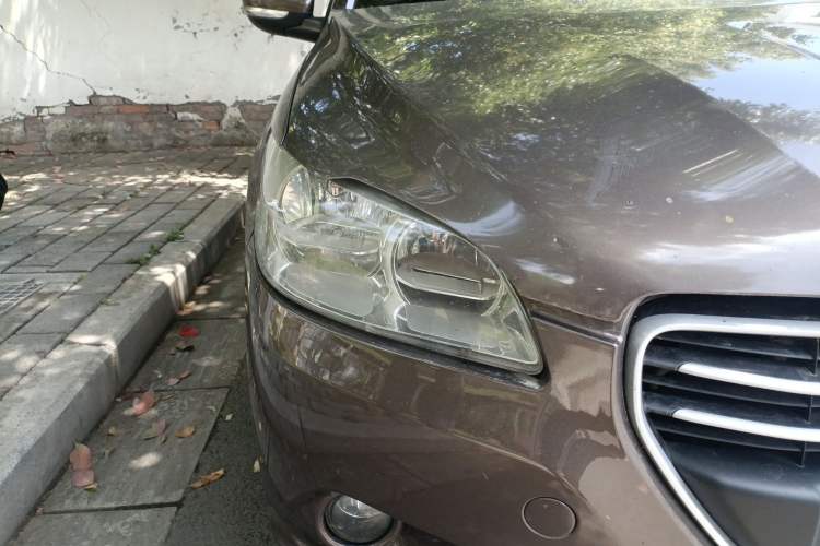 Used Peugeot 301 2016 1.6L Manual Comfort Edition Right Front Headlight