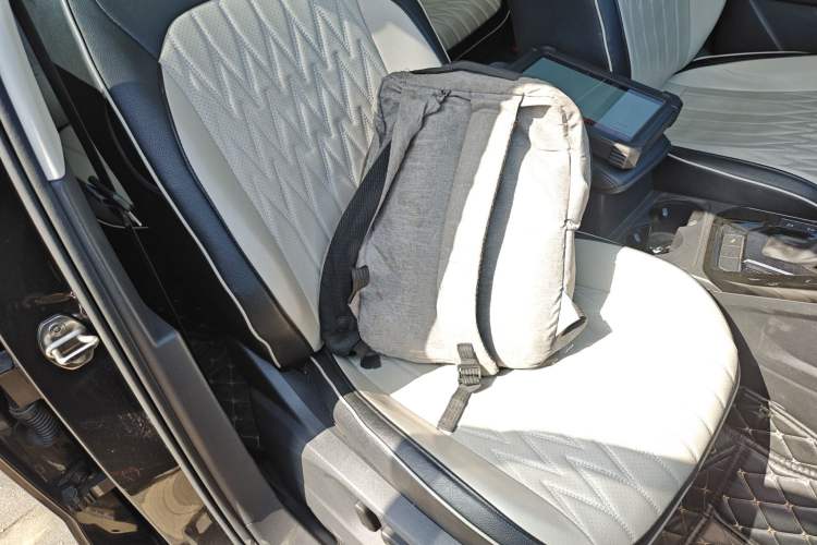 Used Volkswagen Tayron 2023 280TSI Two-Wheel-Drive Luxury Plus Advanced Version Right Front Seat