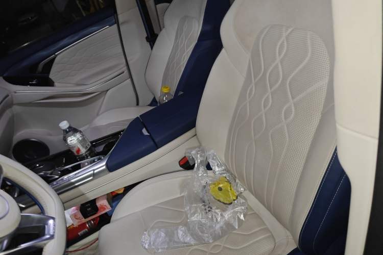 Used VOYAH FREE 2021 Four-Wheel Drive Extended-Range First Edition Commemorative Edition Exclusive Luxury Package
