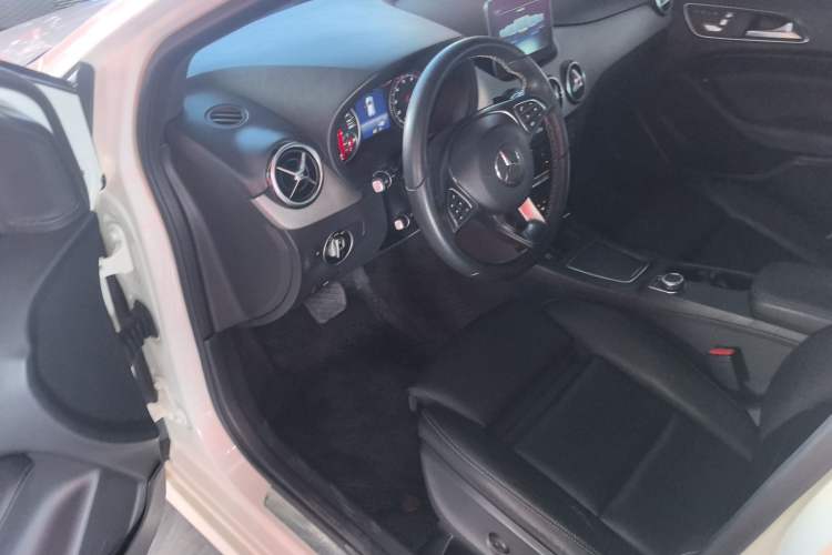 Used Mercedes-Benz B-Class 2017 B 200 Fashion Model
