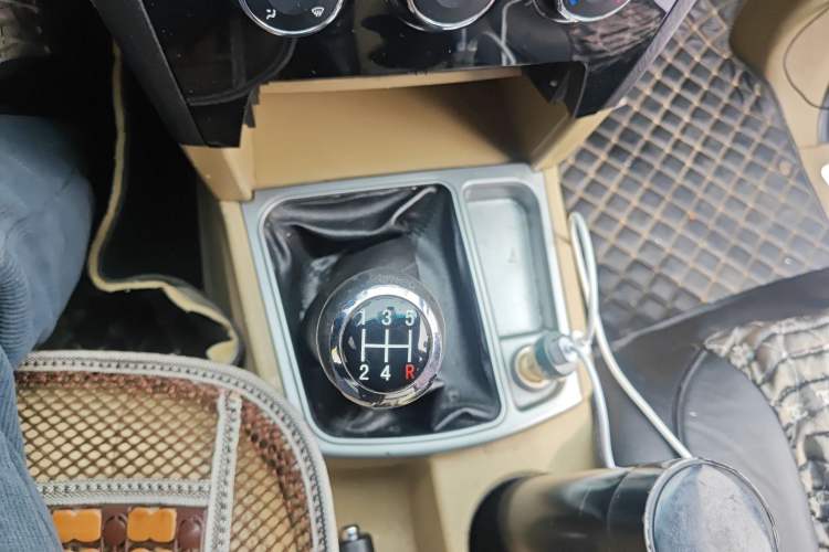 Used JMC Yusheng S350 2013 2.4L Two-Wheel-Drive Special Edition
