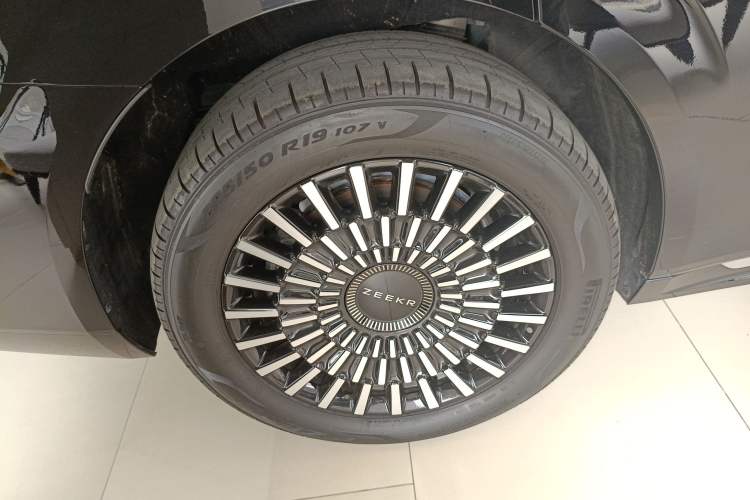 Used Zeekr 009 2024 Six-Seat Executive Version 4WD 108 kWh Exterior 5