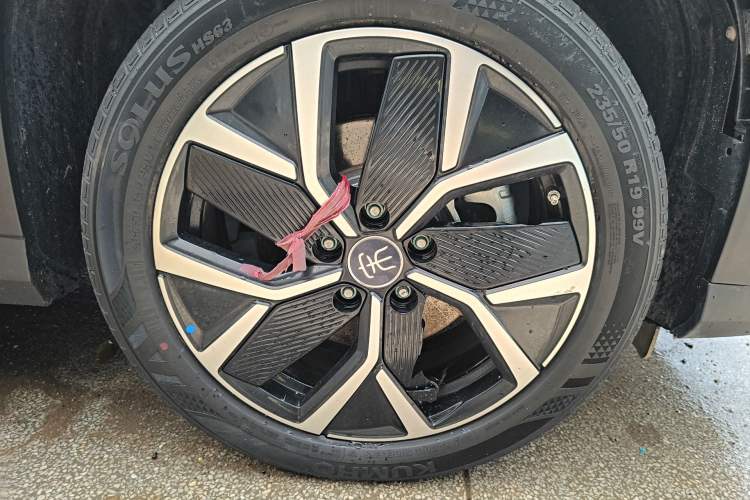 Used BYD Song L DM-i 2024 160km Beyond Edition Right Front Wheel Hub