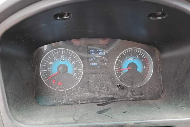 Used Jinbei Hiace X30 2023 1.5L Wealthy-Style Passenger Van 5/6/7-Seater Non-Air-Conditioned Version SWC15M Odometer Close Up