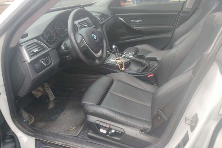 Used BMW 3 Series GT 2019 320i Sport Edition Left Front Seat