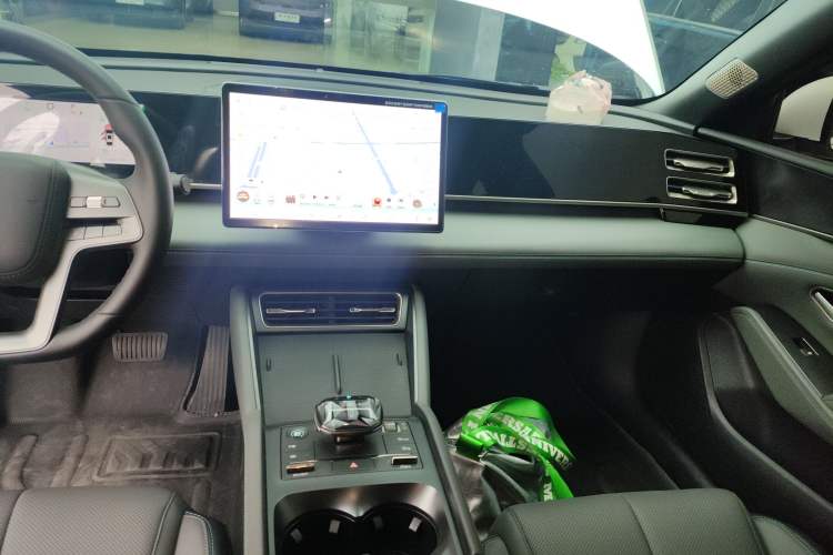 Used BYD Qin L 2025 DM-i Smart Drive 80KM Superior Model Audio And AC Panel