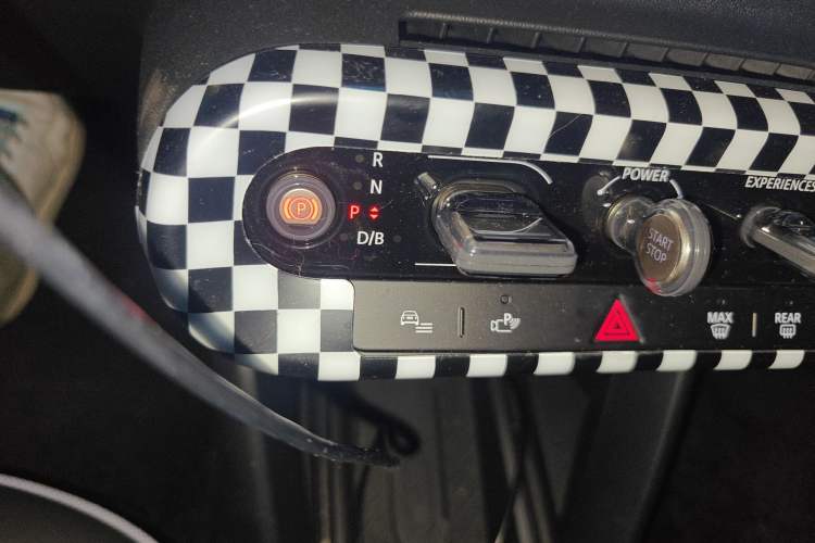 Used MINI Electric MINI COOPER 2024 456km COOPER E Classic Edition