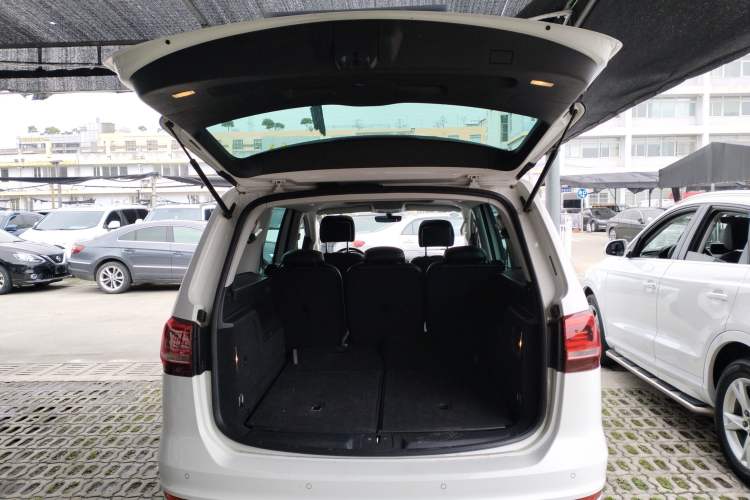 Used Volkswagen Sharan 2016 280TSI Enjoyment Model 7-Seater