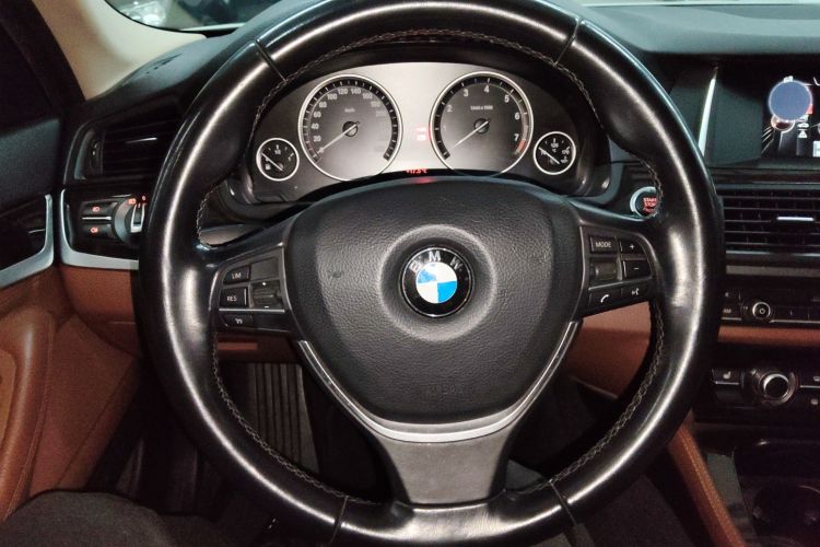 Used BMW 5 Series 2017 525Li Leading Model Steering Wheel
