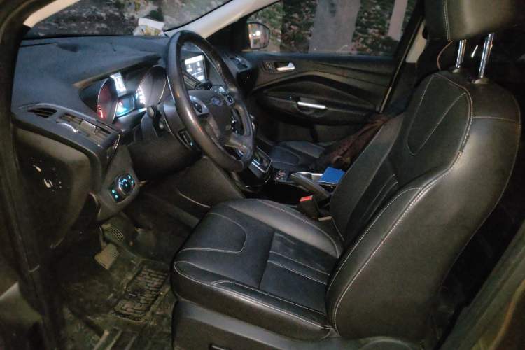 Used Ford Kuga 2015 2.0L GTDi Four-Wheel-Drive Sport Model