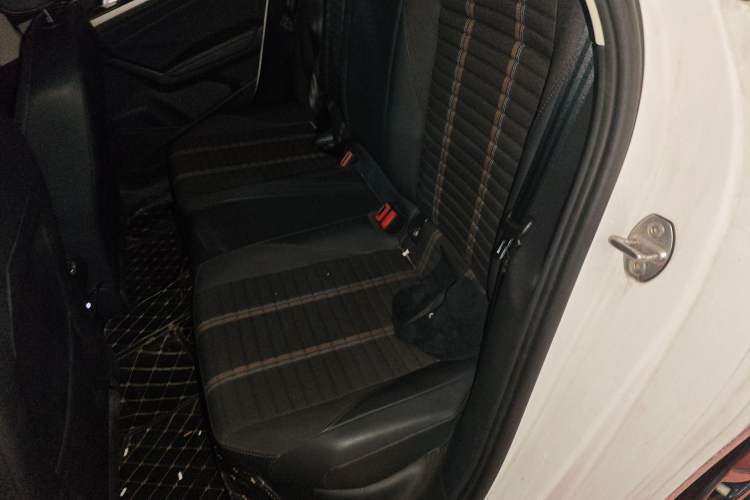 Used Volkswagen Lavida 2022 1.5L Automatic Vision Edition Left Rear Seat