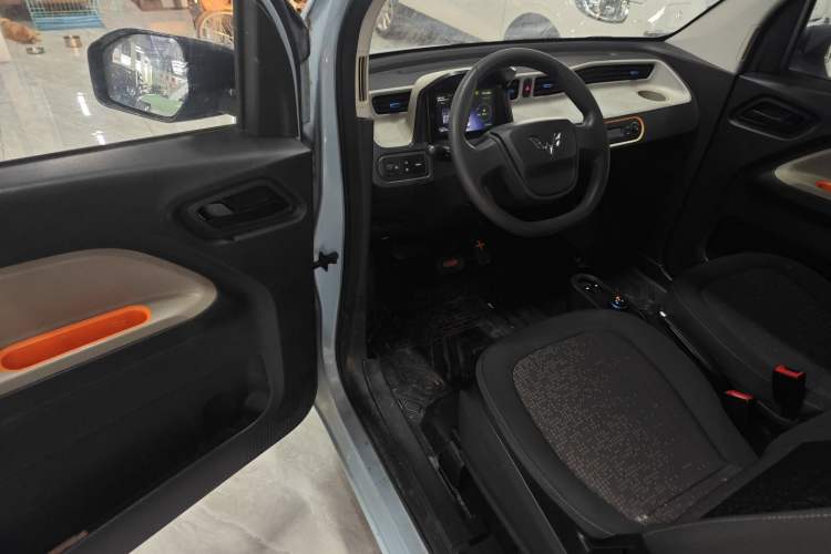 Used Wuling Hongguang MINIEV 2020 Freedom Version Lithium Iron Phosphate Driver Seat