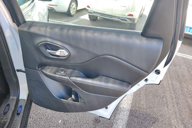 Used Jeep Cherokee 2017 2.4L Leading Smart Edition