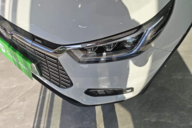 Used BYD Yuan New Energy 2019 EV535 Smart Connect Trendsetting Model
