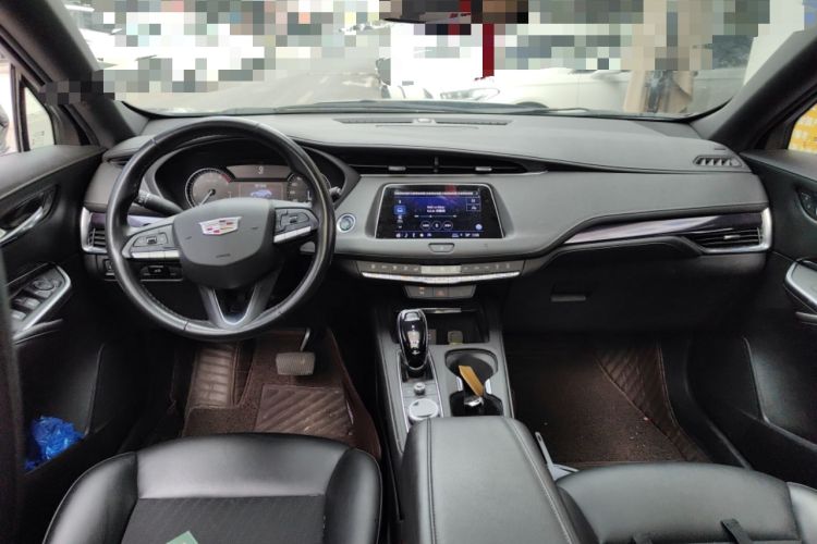 Used Cadillac XT4 2021 28T Two-Wheel Drive Tech Edition Center Console