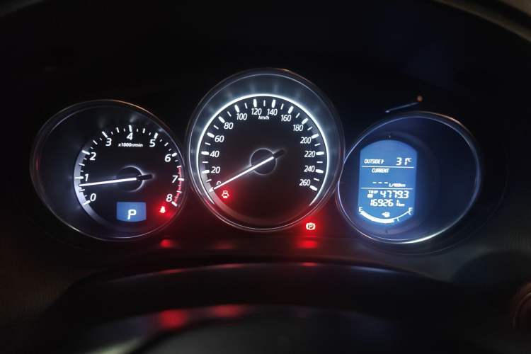 Used Mazda CX-5 2015 2.0L Automatic Two-Wheel Drive Urban Version
