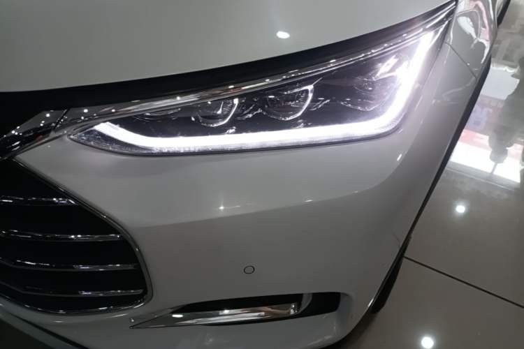 Used BYD Tang 2019 2.0T Automatic SmartConnect Luxury 7-Seater China VI Standard