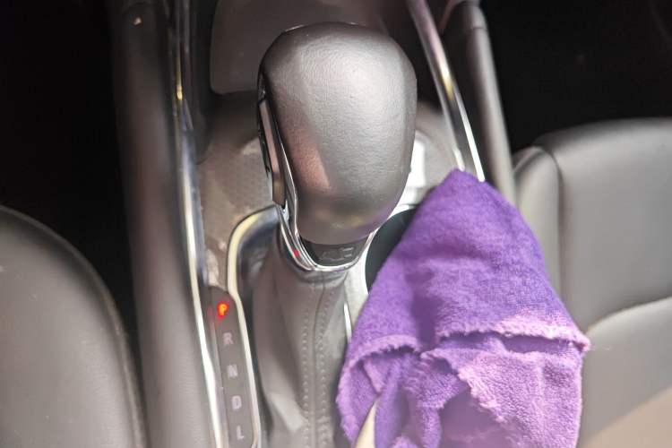 Used Chevrolet Malibu XL 2022 535T Automatic Sport Edition Gear Lever