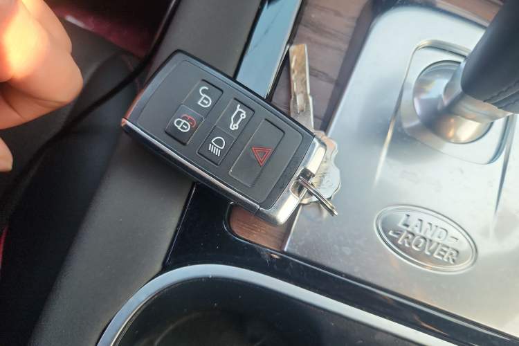 Used Land Rover Discovery Sport 2020 249 PS R-Dynamic Performance Edition
