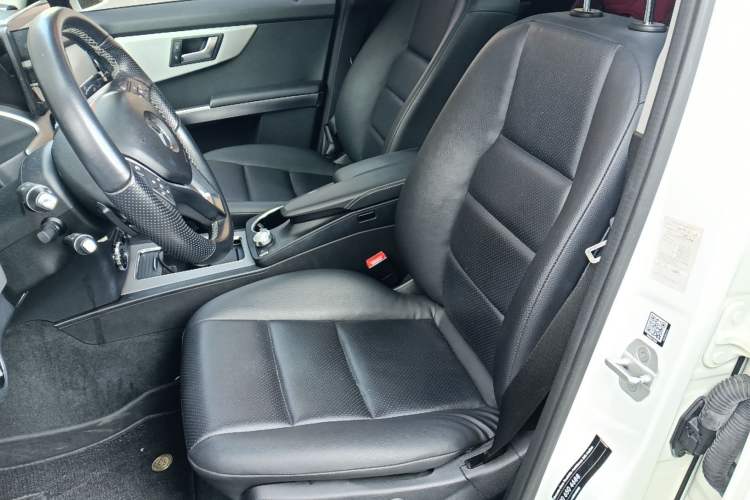 Used Mercedes-Benz GLK-Class 2013 GLK 300 4MATIC Dynamic Sunroof Model
