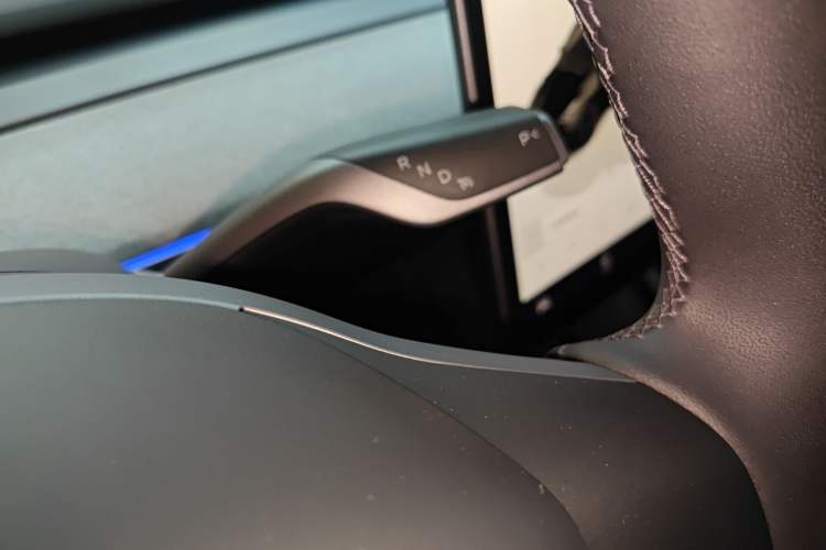 Used Tesla Model Y 2023 Long-Range All-Wheel-Drive Version