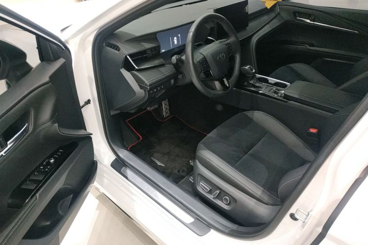 Used Toyota Camry 2024 Dual-Motor 2.0 HXS Sport Plus Edition Driver Seat