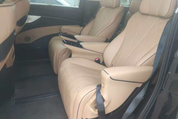 Used Denza D9 2024 DM-i 980 Four-Wheel Drive Prestige Model