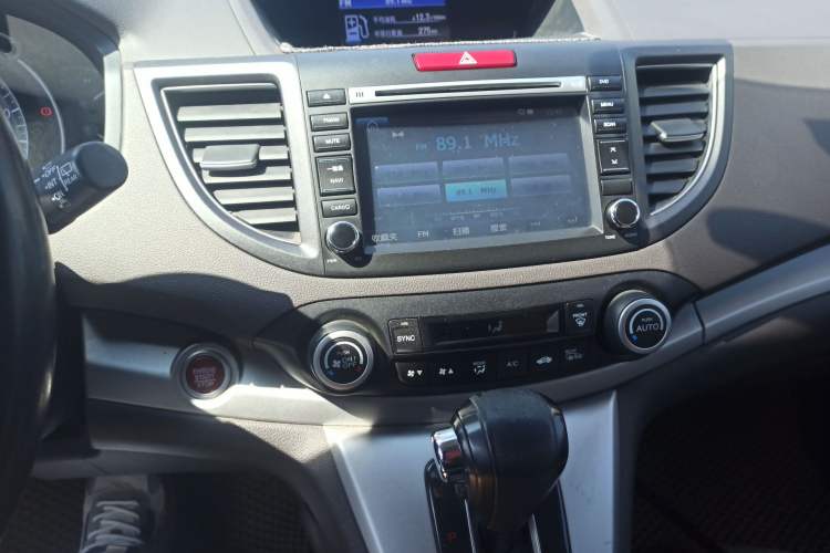 Used Honda CR-V 2013 2.4L four-wheel drive luxury version Audio And AC Panel