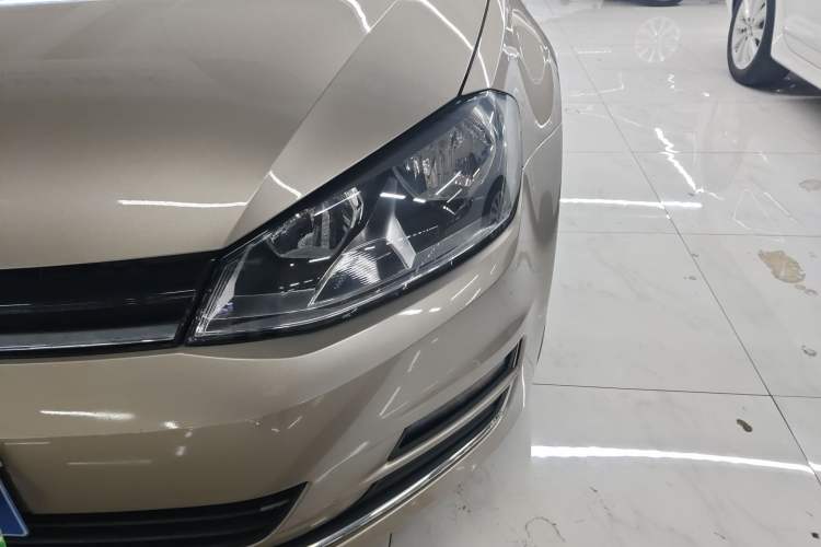 Used Volkswagen Golf 2015 1.4TSI Automatic Luxury Model Left Front Headlight