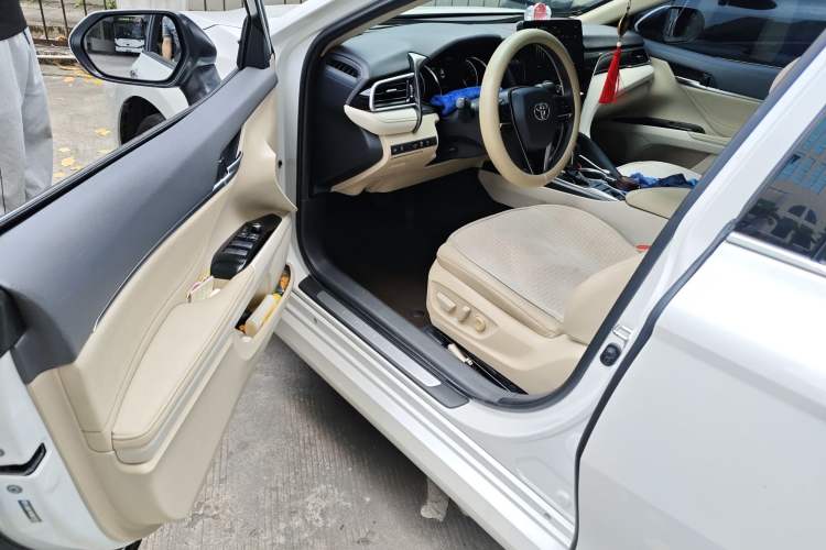 Used Toyota Camry 2021 2.0G Luxury Edition Driver Seat