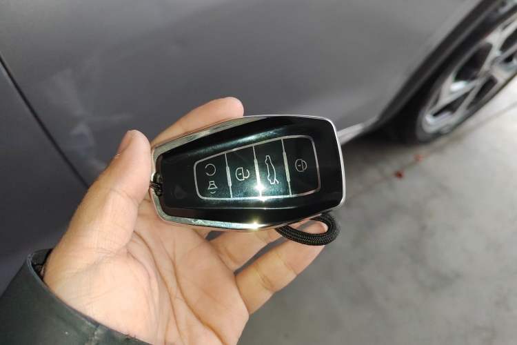 Used Geely Auto Monjaro L 2024 2.0TD High-Power Automatic Two-Wheel Drive Yunqi Version Vehicle Key