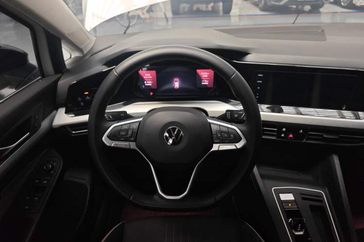 Used Volkswagen Golf 2023 Facelift 280TSI DSG Pro
