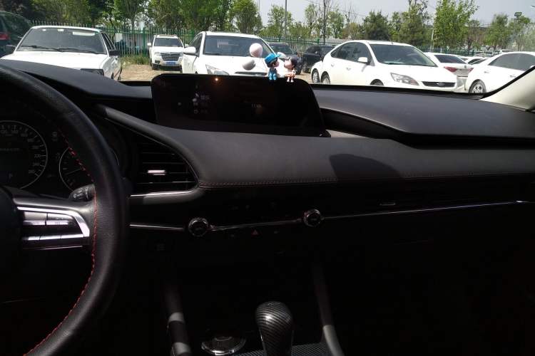 Used Mazda 3 Axela 2021 2.0L Automatic ZhiXuan Edition Audio And AC Panel