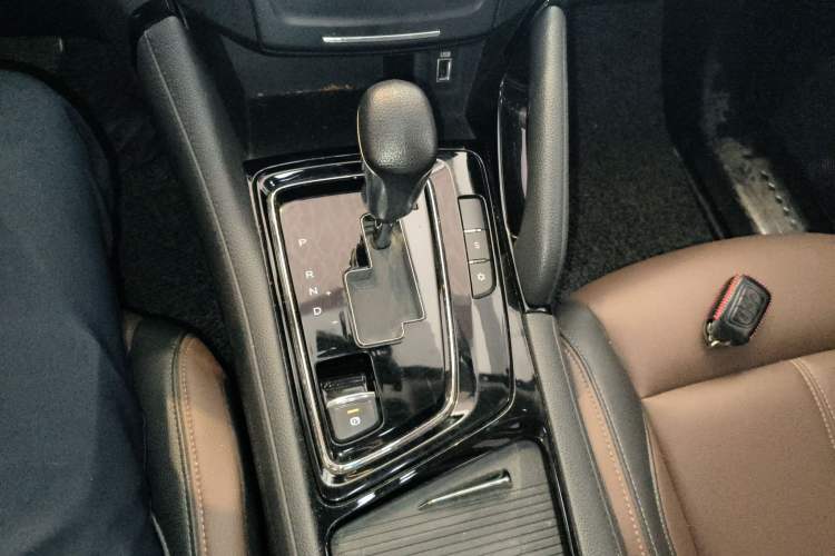 Used Dongfeng Aeolus AX7 2018 Classic 1.6T Automatic Luxury Model
