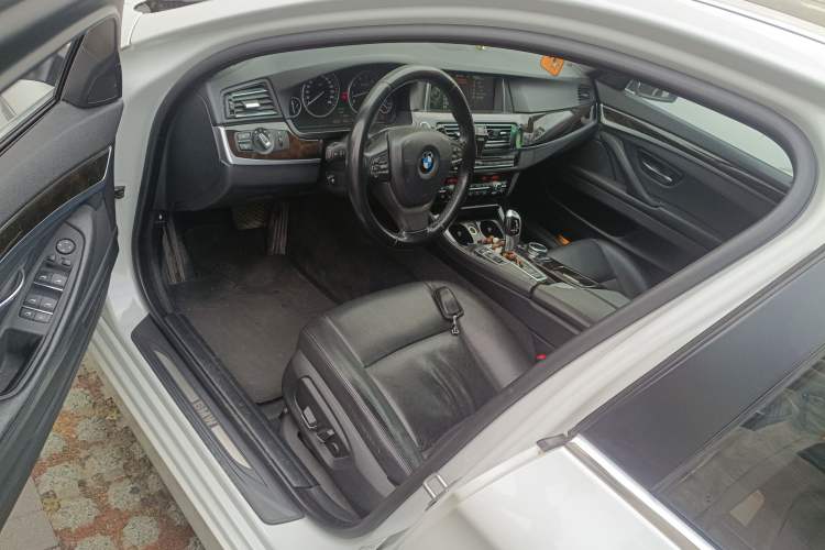 Used BMW 5 Series 2013 535Li Leading Model