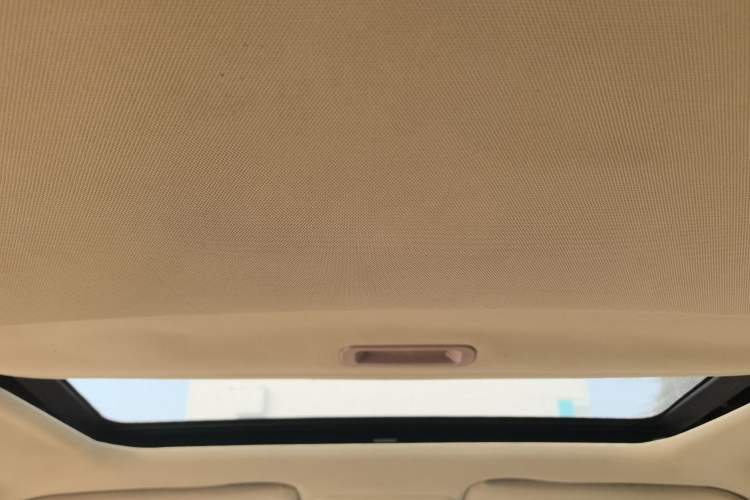 Used BYD G6 2012 2.0L Manual Luxury Version
