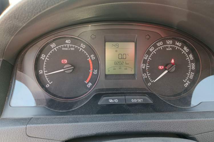 Used Skoda Rapid 2013 1.6L Manual Enjoyment Model
