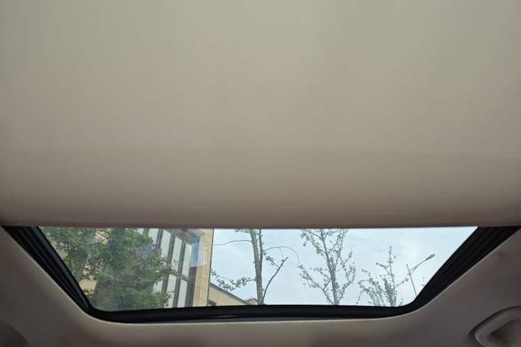 Used Geely Auto Emgrand X7 Sport 2018 1.8TD Automatic Two-Wheel Drive Smart Connect 4G Internet Edition
