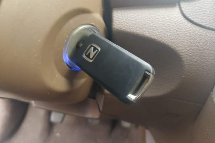 Used Zotye Z300 2016 New Vision 1.5L Manual Entry-Level Model with Sunroof Vehicle Key