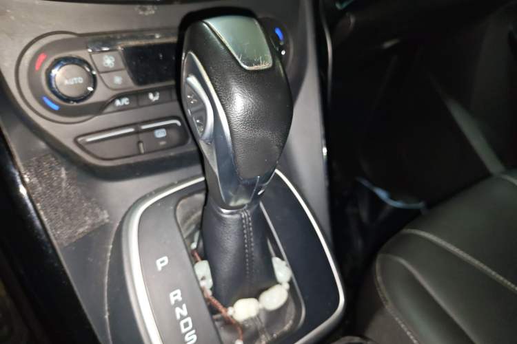 Used Ford Kuga 2015 2.0L GTDi Four-Wheel-Drive Sport Model