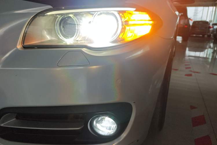 Used BMW 5 Series 2014 520Li Elegant Model
