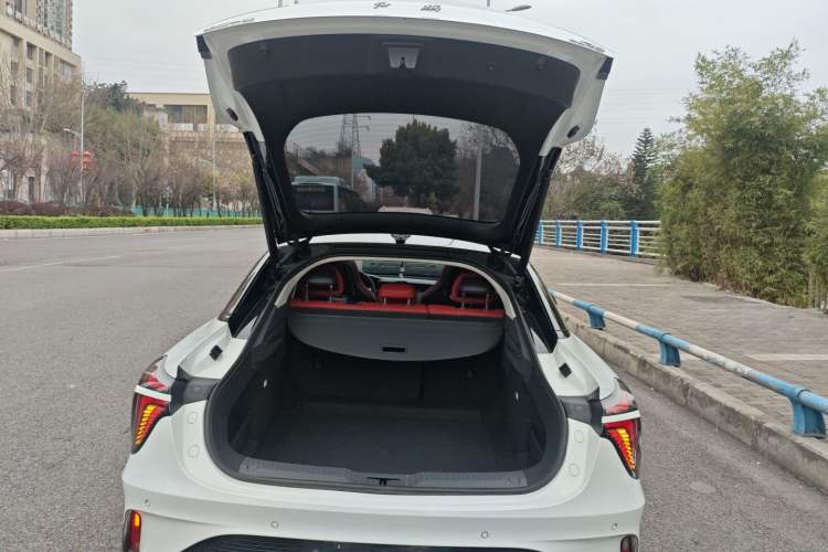 Used Hongqi H6 2023 2.0T Zhiyi Version