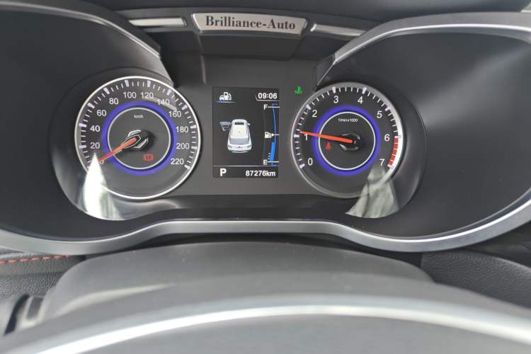 Used Brilliance V3 2016 1.5T Automatic Flagship Model Instrument Cluster