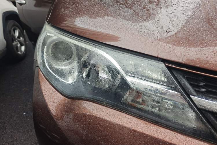 Used Toyota RAV4 2015 2.0L CVT Four-Wheel Drive New Edition