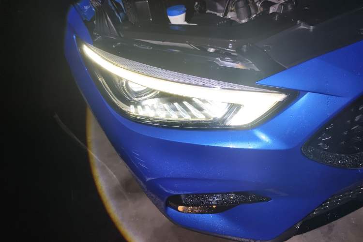 Used MG ZS 2020 260TGI Automatic Trophy Plus L2+ Right Front Headlight