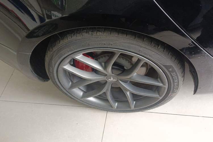 Used Tesla Model 3 2022 Performance High-Performance All-Wheel-Drive Version Right Rear Wheel Hub