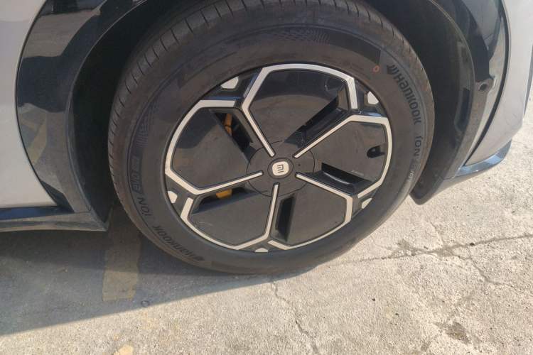 Used Xiaomi Auto YU7 2025 Ultra-Long Range High-Performance All-Wheel-Drive Max Edition
