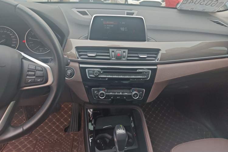 Used BMW X1 2018 xDrive20Li Luxury Edition Audio And AC Panel